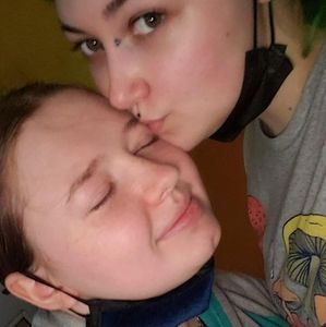 Meet your Posher, Fae